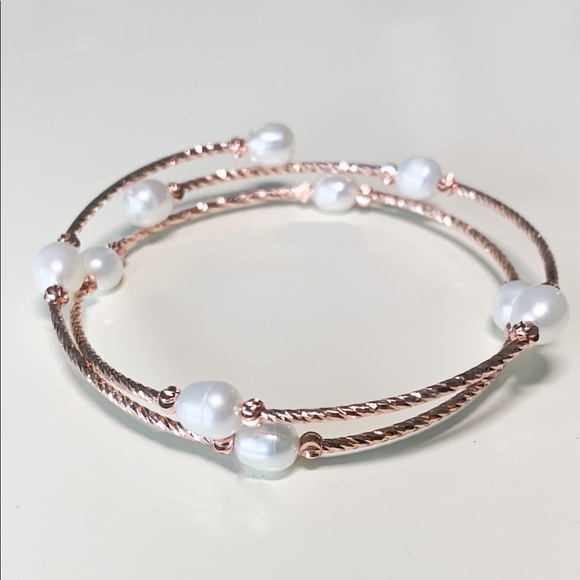 COPY - Pearl stretchy wire rose gold  color adjustable bracelet - Picture 6 of 6